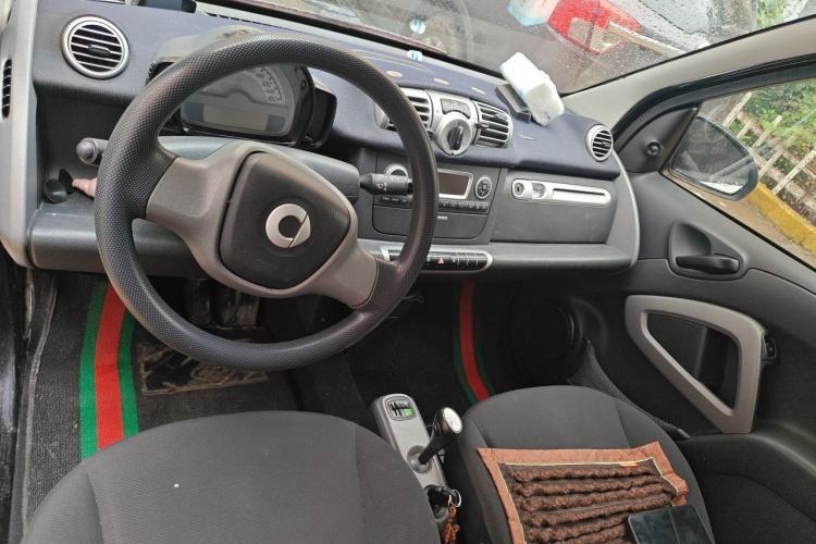 Used smart fortwo 2011 1.0 MHD Hardtop Standard Edition Center Console