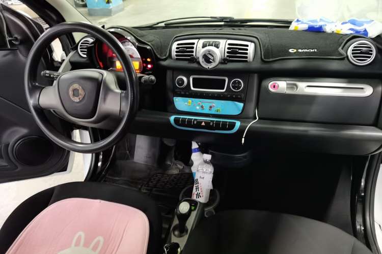 Used smart fortwo 2011 1.0 MHD Hardtop Standard Edition Center Console