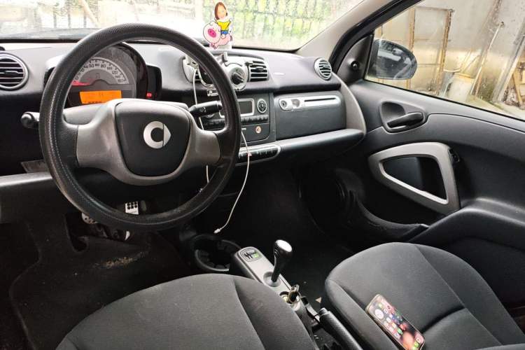 Used smart fortwo 2011 1.0 MHD Hardtop Standard Edition Center Console