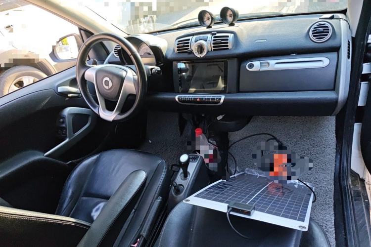 Used smart fortwo 2011 1.0T Convertible Passion Edition Center Console