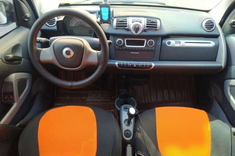 Used smart fortwo 2011 1.0 MHD Hardtop Standard Edition Center Console