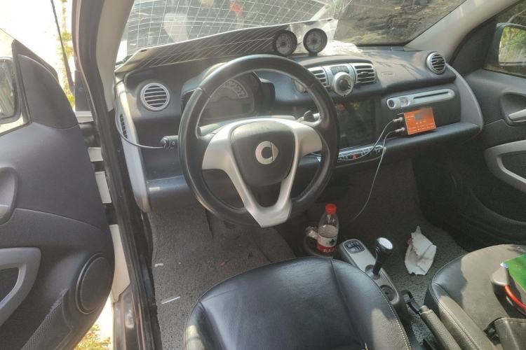 Used smart fortwo 2011 1.0T Convertible Passion Edition Center Console