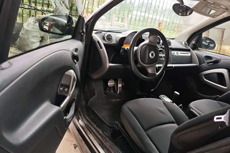 Used smart fortwo 2011 1.0 MHD Hardtop Standard Edition Driver Seat