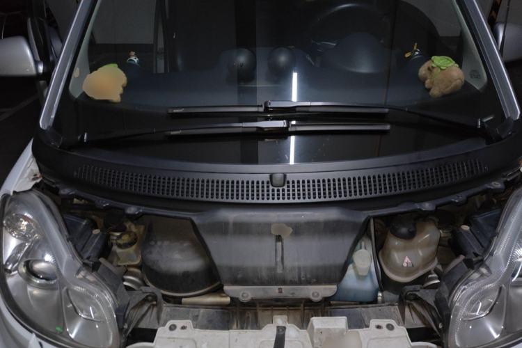 Used smart fortwo 2011 1.0T Year of the Rabbit Special Edition Engine Bay