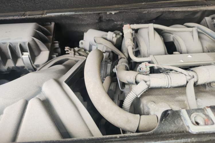 Used smart fortwo 2011 1.0 MHD Hardtop Standard Edition Engine Bay