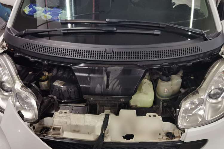 Used smart fortwo 2011 1.0 MHD Hardtop Standard Edition Engine Bay