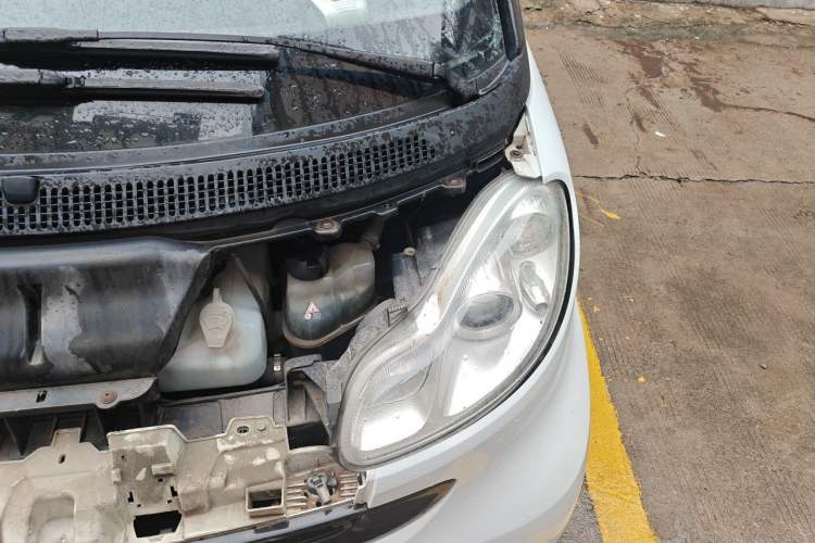Used smart fortwo 2011 1.0 MHD Hardtop Standard Edition Engine Bay Left