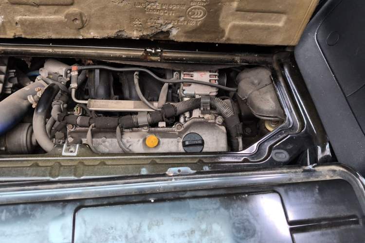 Used smart fortwo 2011 1.0 MHD Hardtop Standard Edition Engine Bay Left