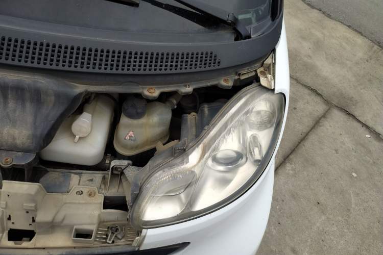 Used smart fortwo 2011 1.0 MHD Hardtop Standard Edition Engine Bay Left