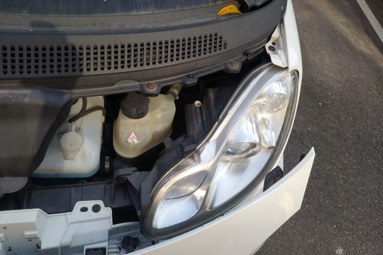 Used smart fortwo 2011 1.0 MHD Hardtop Standard Edition Engine Bay Left