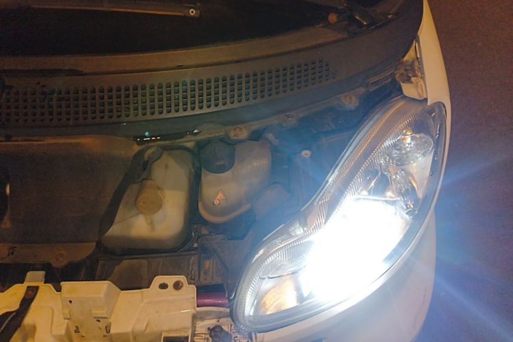 Used smart fortwo 2011 1.0T Hardtop Passion Edition Engine Bay Left