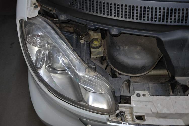 Used smart fortwo 2011 1.0T Year of the Rabbit Special Edition Engine Bay Right