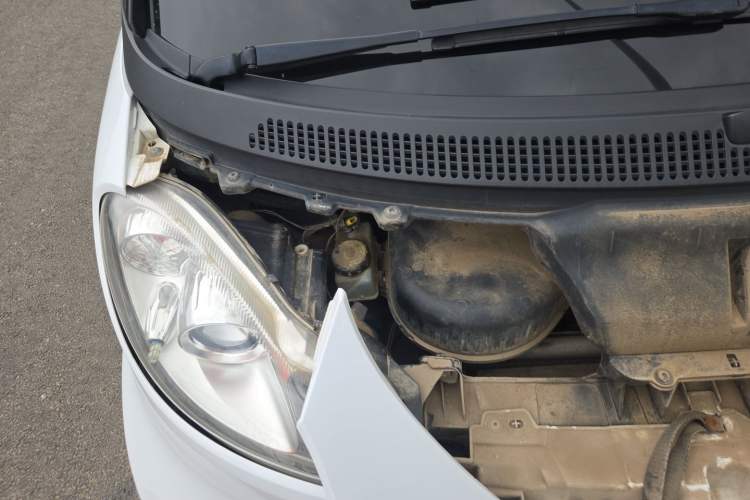 Used smart fortwo 2011 1.0 MHD Hardtop Standard Edition Engine Bay Right