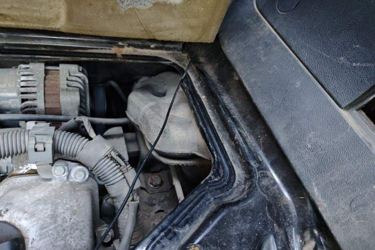 Used smart fortwo 2011 1.0T Convertible Passion Edition Engine Bay Right