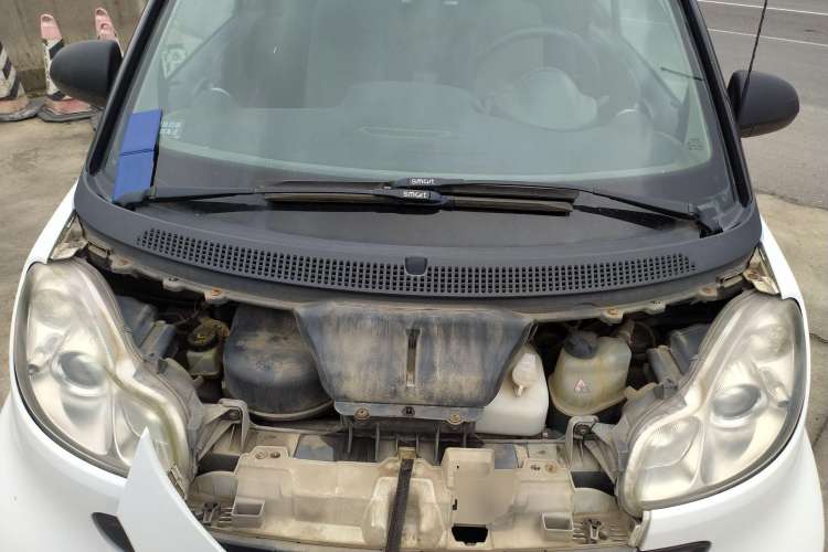 Used smart fortwo 2011 1.0 MHD Hardtop Standard Edition Engine Bay