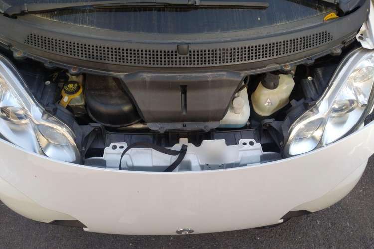 Used smart fortwo 2011 1.0 MHD Hardtop Standard Edition Engine Bay