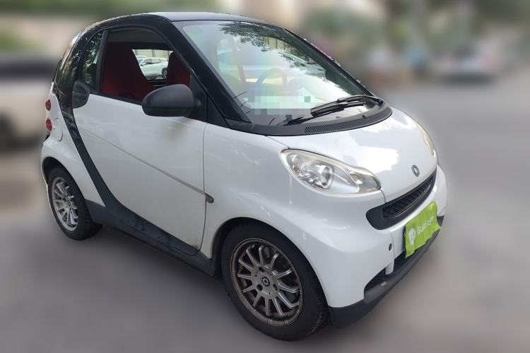 Used smart fortwo 2011 1.0 MHD Kobe Special Edition Front Right 45 Deg