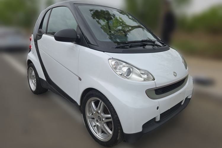 Used smart fortwo 2011 1.0 MHD Hardtop Standard Edition Front Right 45 Deg