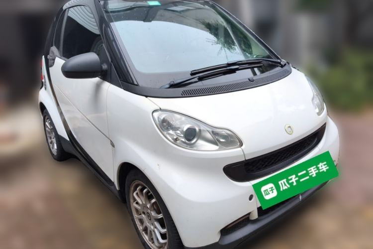 Used smart fortwo 2011 1.0 MHD Hardtop Standard Edition Front Right 45 Deg