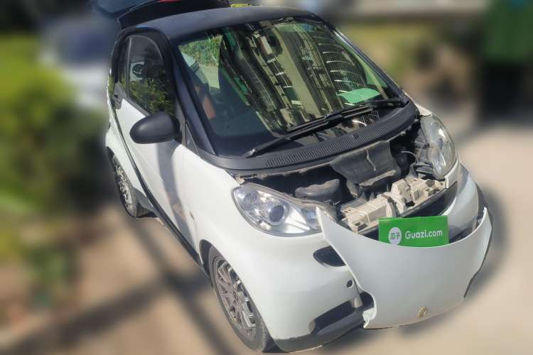 Used smart fortwo 2011 1.0 MHD Hardtop Standard Edition Front Right 45 Deg