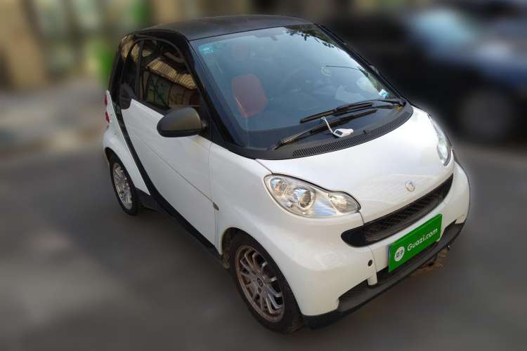 Used smart fortwo 2011 1.0 MHD Hardtop Standard Edition Front Right 45 Deg