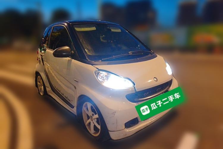 Used smart fortwo 2011 1.0T Hardtop Passion Edition Front Right 45 Deg