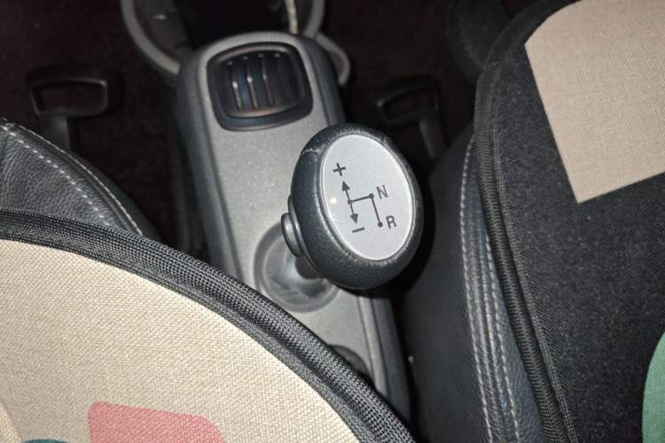 Used smart fortwo 2011 1.0T Year of the Rabbit Special Edition Gear Lever