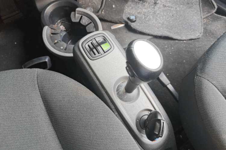 Used smart fortwo 2011 1.0 MHD Hardtop Standard Edition Gear Lever