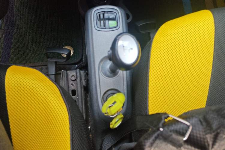 Used smart fortwo 2011 1.0 MHD Hardtop Passion Edition Gear Lever