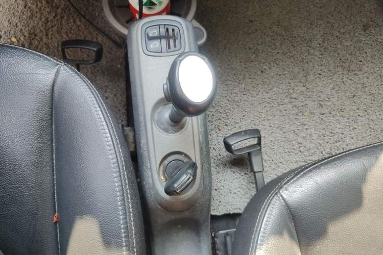 Used smart fortwo 2011 1.0T Convertible Passion Edition Gear Lever