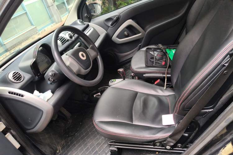 Used smart fortwo 2011 1.0 MHD Hardtop Standard Edition Left Front Seat