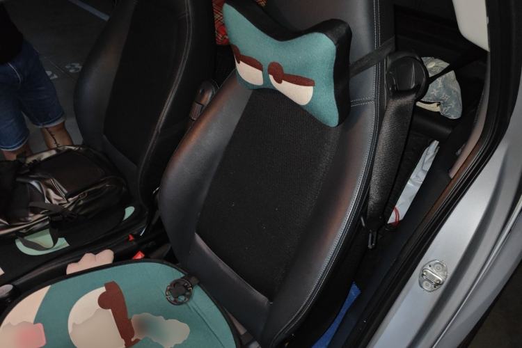 Used smart fortwo 2011 1.0T Year of the Rabbit Special Edition Left Rear Seat