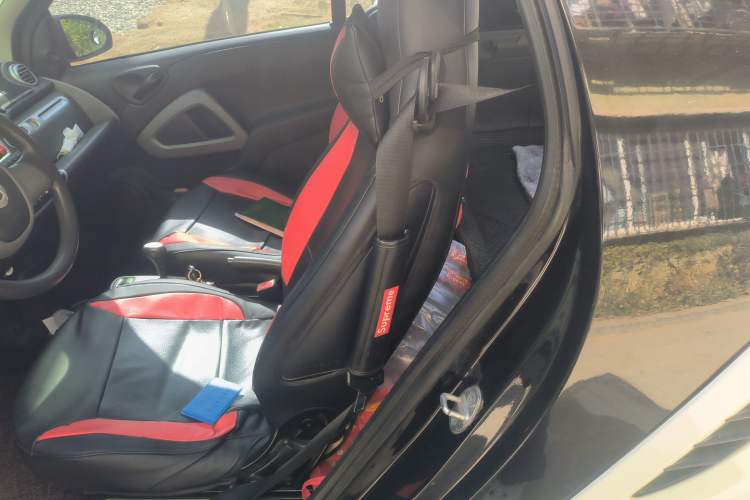 Used smart fortwo 2011 1.0 MHD Hardtop Standard Edition Left Rear Seat