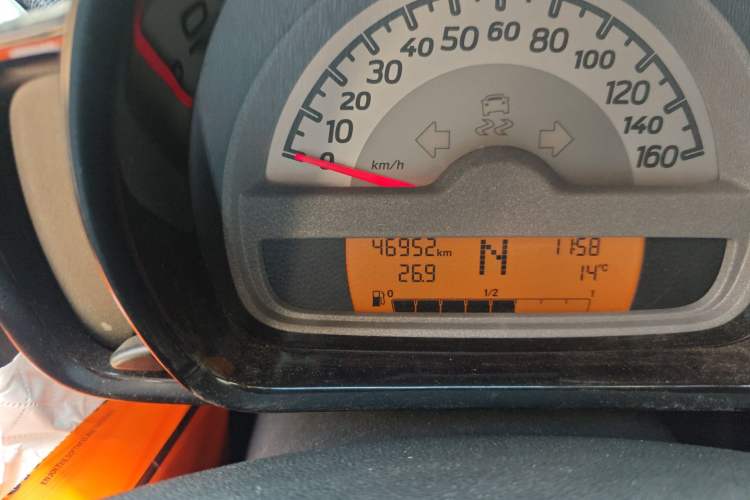 Used smart fortwo 2011 1.0 MHD Hardtop Passion Edition Odometer Close Up