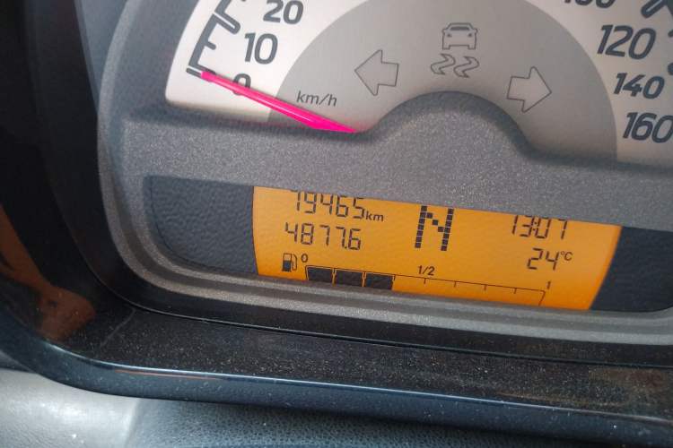 Used smart fortwo 2011 1.0 MHD Hardtop Standard Edition Odometer Close Up