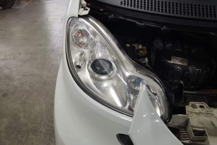 Used smart fortwo 2011 1.0 MHD Hardtop Standard Edition Right Front Headlight