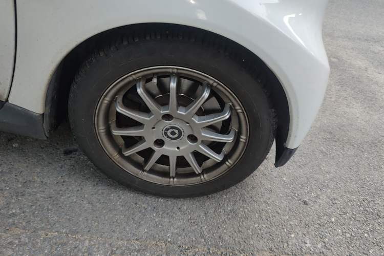 Used smart fortwo 2011 1.0 MHD Kobe Special Edition Right Front Wheel Hub