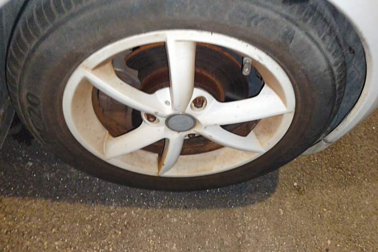 Used smart fortwo 2011 1.0T Hardtop Passion Edition Right Front Wheel Hub