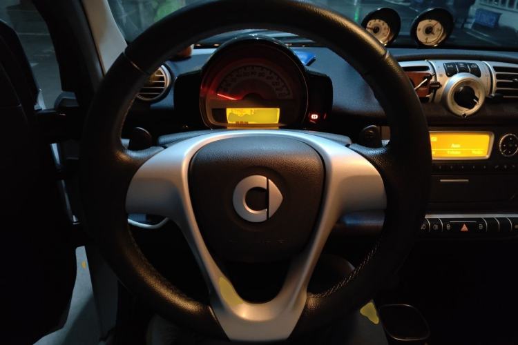 Used smart fortwo 2011 1.0T Year of the Rabbit Special Edition Steering Wheel