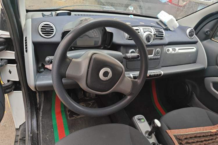 Used smart fortwo 2011 1.0 MHD Hardtop Standard Edition Steering Wheel