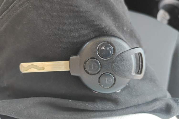 Used smart fortwo 2011 1.0 MHD Hardtop Standard Edition Vehicle Key