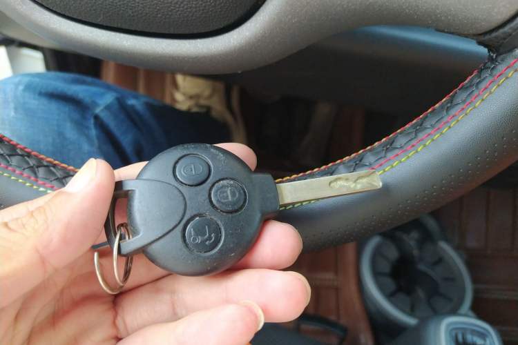 Used smart fortwo 2011 1.0 MHD Hardtop Standard Edition Vehicle Key