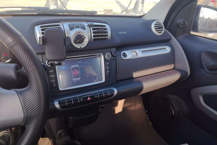 Used smart fortwo 2012 1.0 MHD Hardtop Comfort Edition Audio And AC Panel
