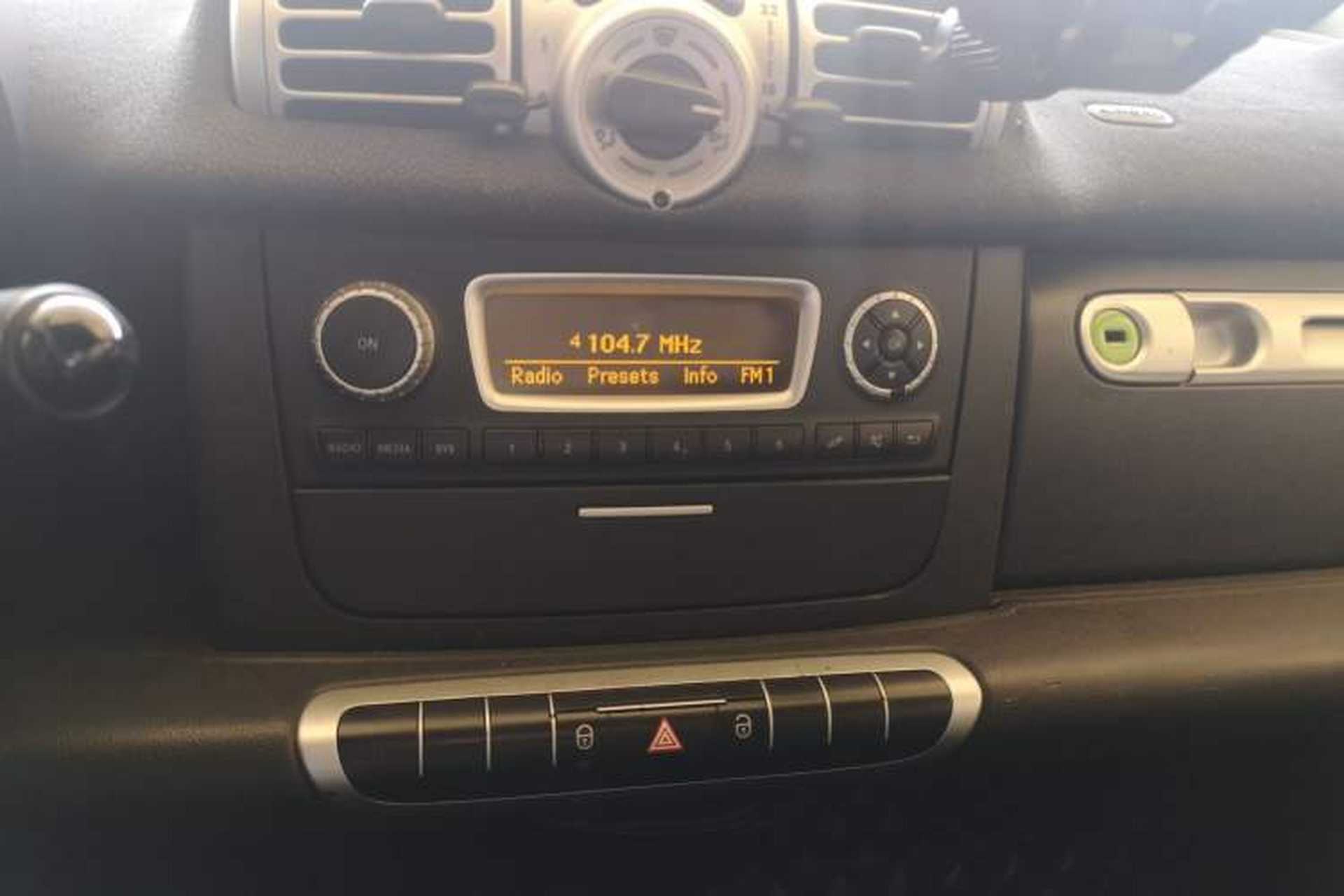 Used smart fortwo 2012 1.0 MHD Hardtop Standard Edition Audio And AC Panel