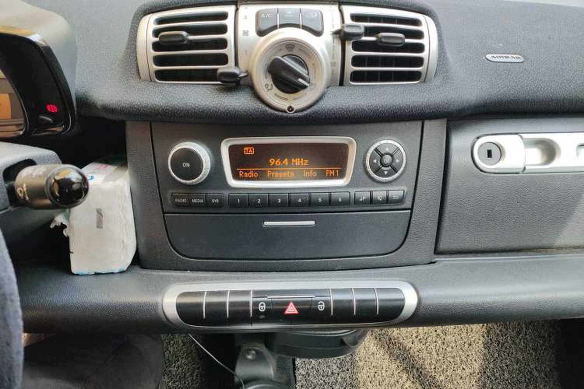 Used smart fortwo 2012 1.0 MHD Hardtop Standard Edition Audio And AC Panel