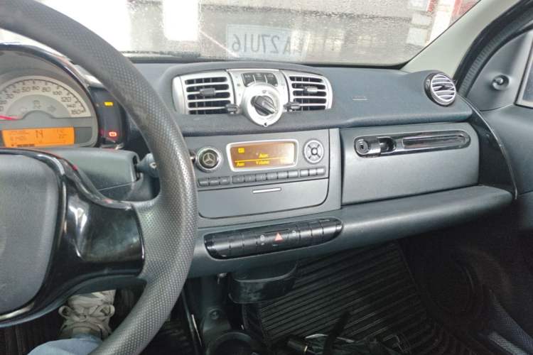 Used smart fortwo 2012 1.0 MHD Hardtop Standard Edition Audio And AC Panel