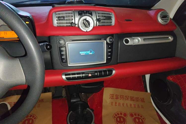 Used smart fortwo 2012 1.0 MHD Hardtop Comfort Edition Audio And AC Panel