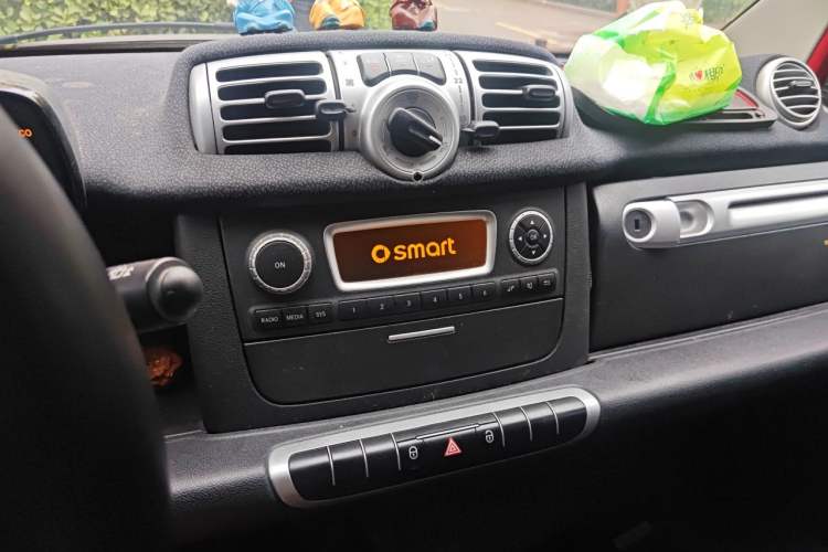 Used smart fortwo 2012 1.0 MHD Hardtop Comfort Edition Audio And AC Panel