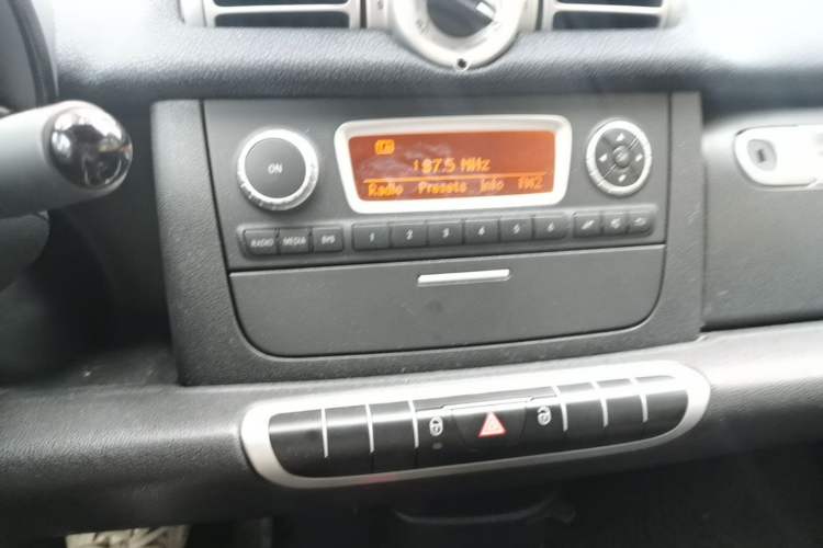 Used smart fortwo 2012 1.0 MHD Hardtop Comfort Edition Audio And AC Panel