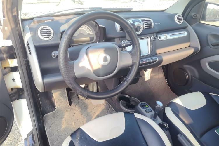 Used smart fortwo 2012 1.0 MHD Hardtop Comfort Edition Center Console